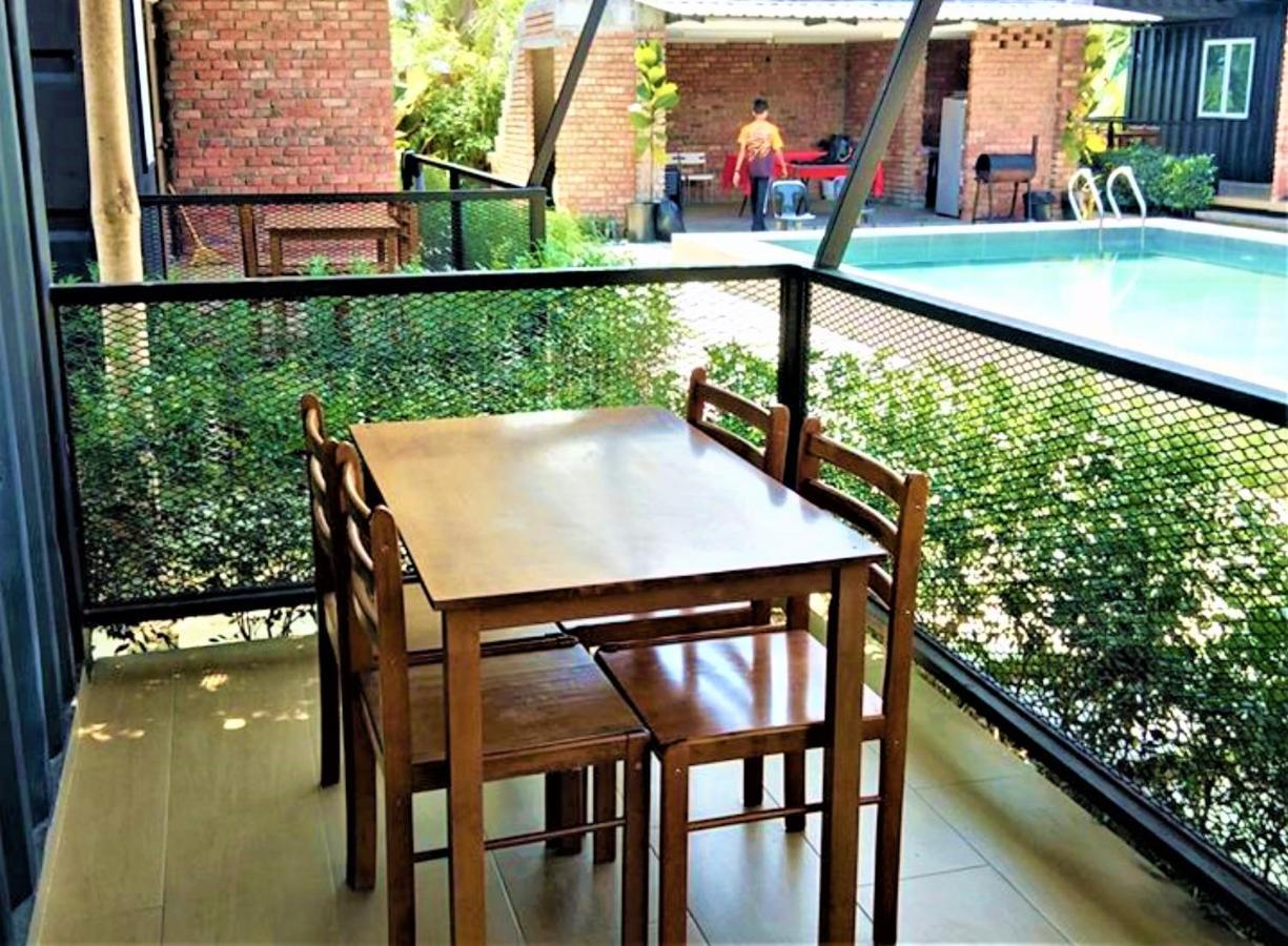 Petak Padin Cottage By The Pool, Kepala Batas  Exterior photo
